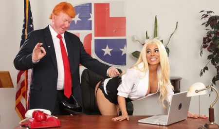 The President's Assistant Couldn't Resist and Slid Into His Secretary's Pussy — But What If the Door Opens Right Now?