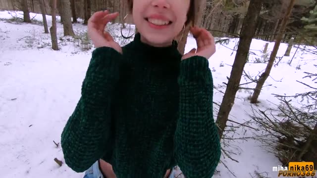 Russian Girl Has Sex with Guy in Forest at Minus Forty Degrees