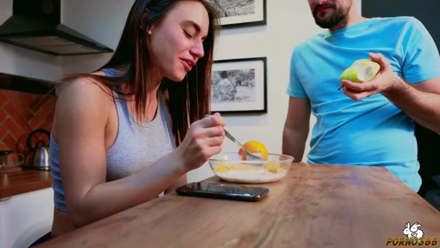 Hot Blowjob from a Nizhny Novgorod Couple in Quarantine for Pennies