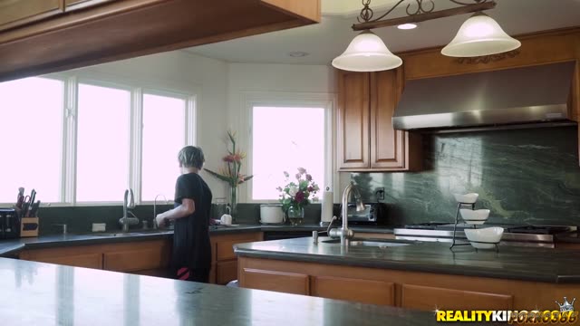 Girlfriend's MILF Mom Cums from Guy's Tongue and Cock