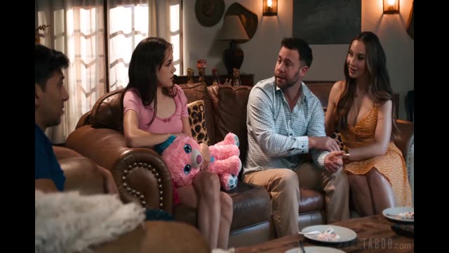 Stepmother and Stepfather Arrange a Family Orgy After Vacation, Like Step-Siblings