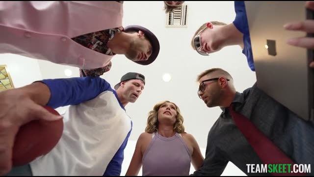 Mature woman has fun with several young guys at once: full penetration into three holes. Russian voice